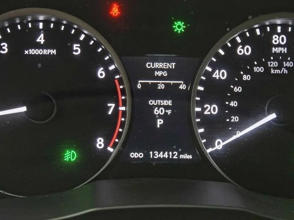 2014 Lexus ES 6th Gen - Image 6 of 11