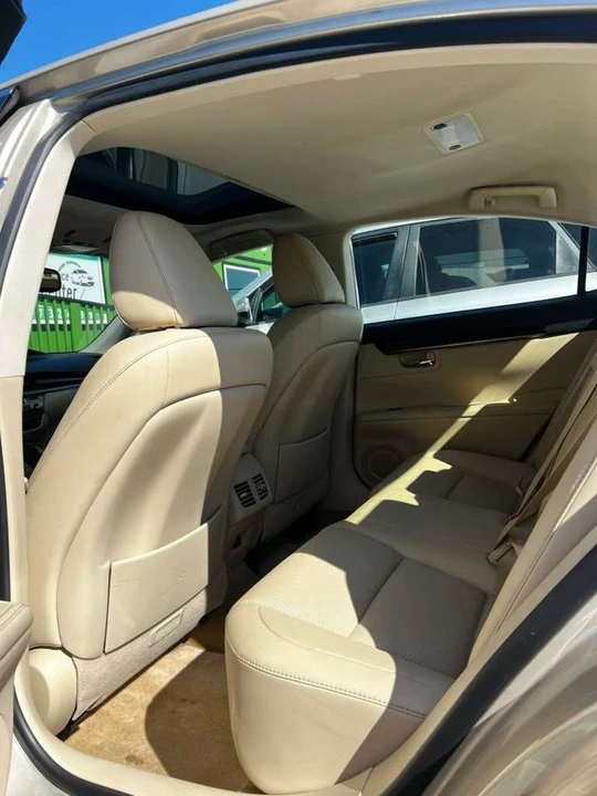 2014 Lexus ES 6th Gen - Image 5 of 8