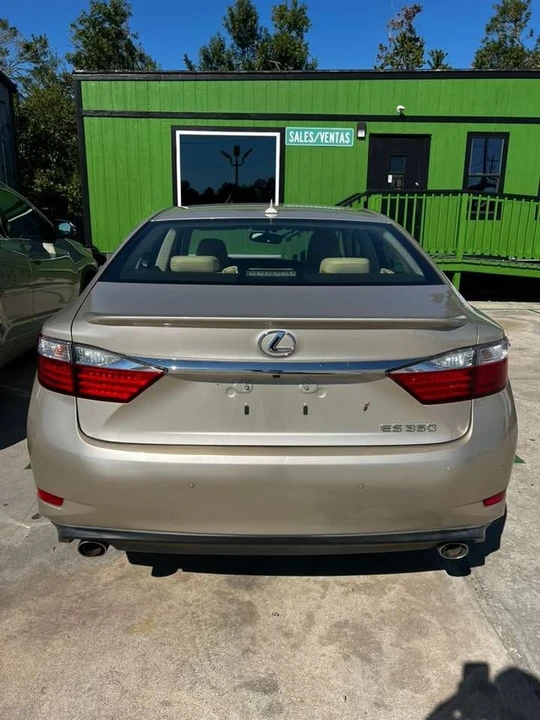 2014 Lexus ES 6th Gen - Image 4 of 8