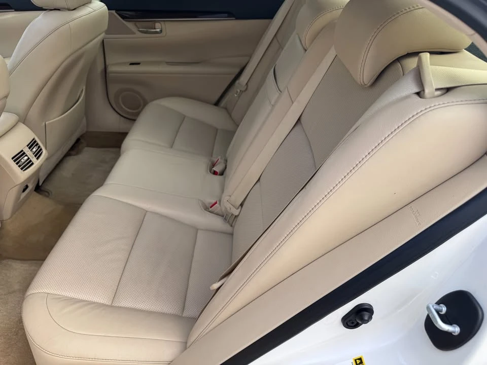 2014 Lexus ES 6th Gen - Image 7 of 20