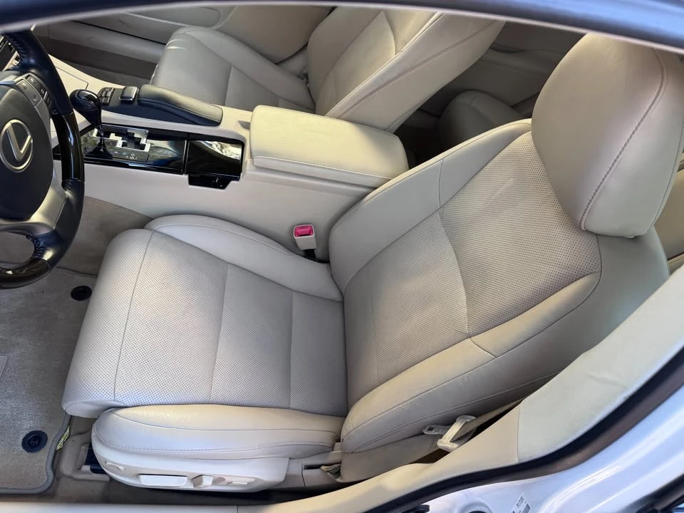 2014 Lexus ES 6th Gen - Image 15 of 20