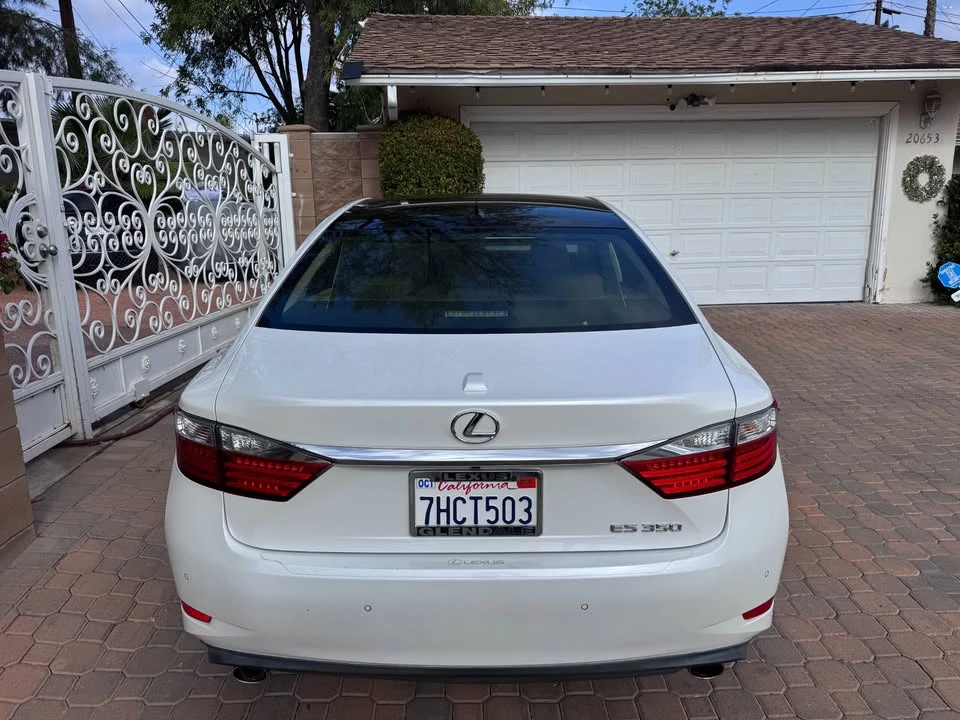 2014 Lexus ES 6th Gen - Image 4 of 20