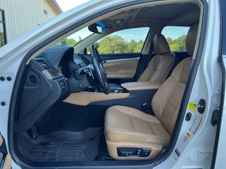 2014 Lexus GS 4th Gen - Image 17 of 20