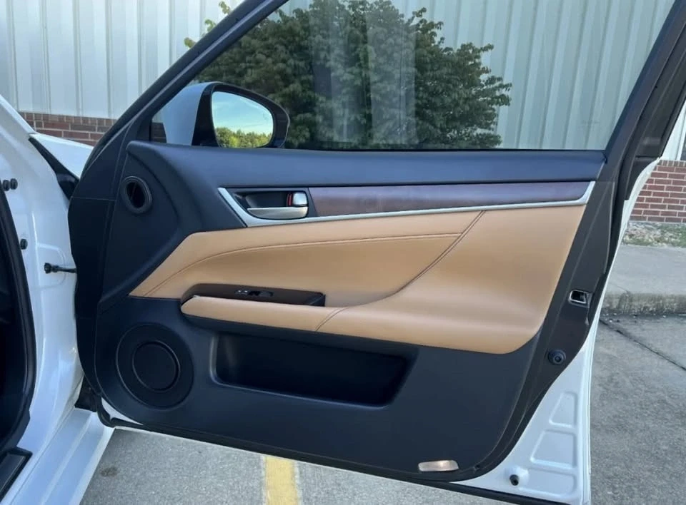 2014 Lexus GS 4th Gen - Image 18 of 20