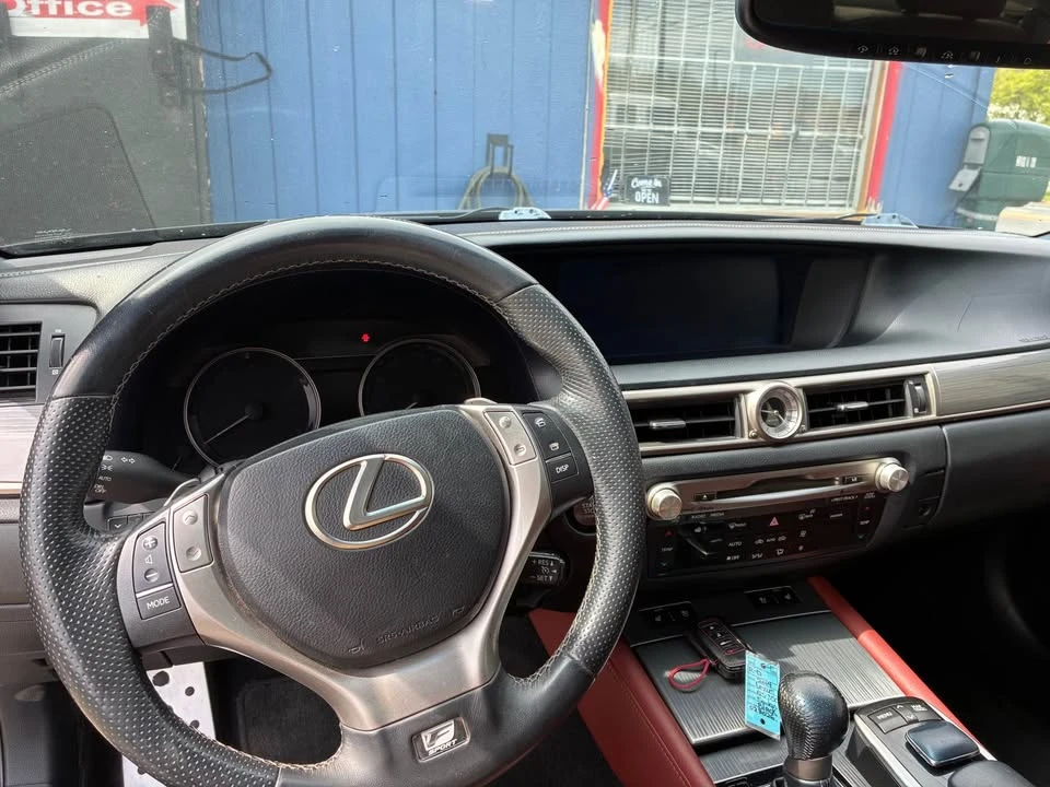 2014 Lexus GS 4th Gen - Image 7 of 9