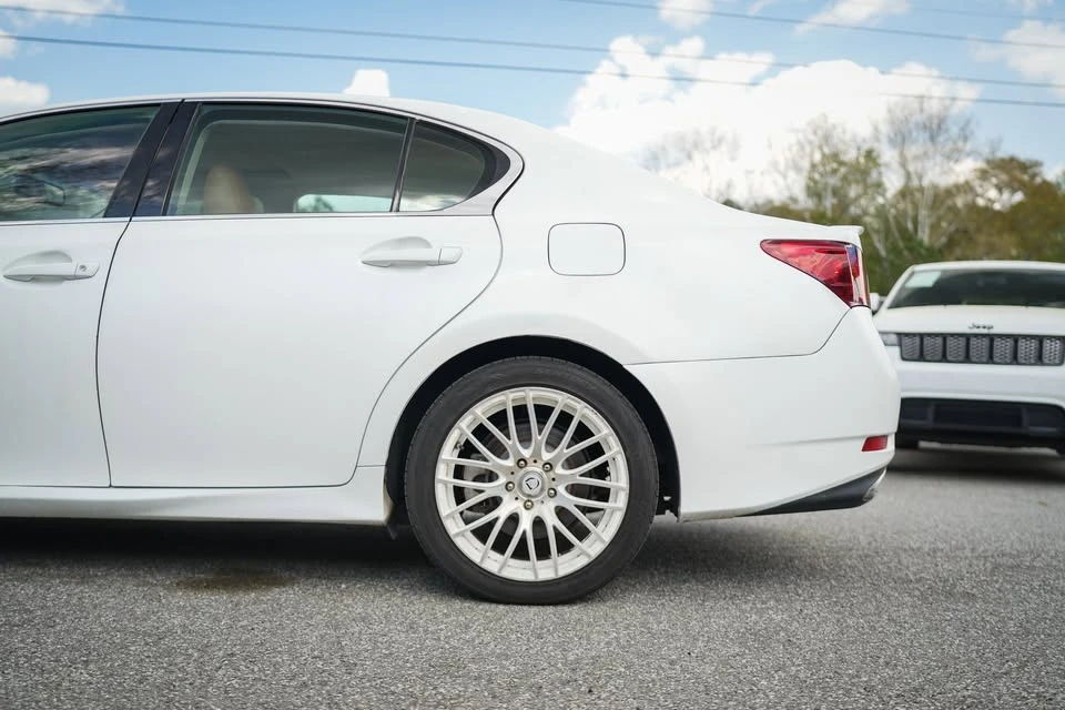 2014 Lexus GS 4th Gen - Image 8 of 20