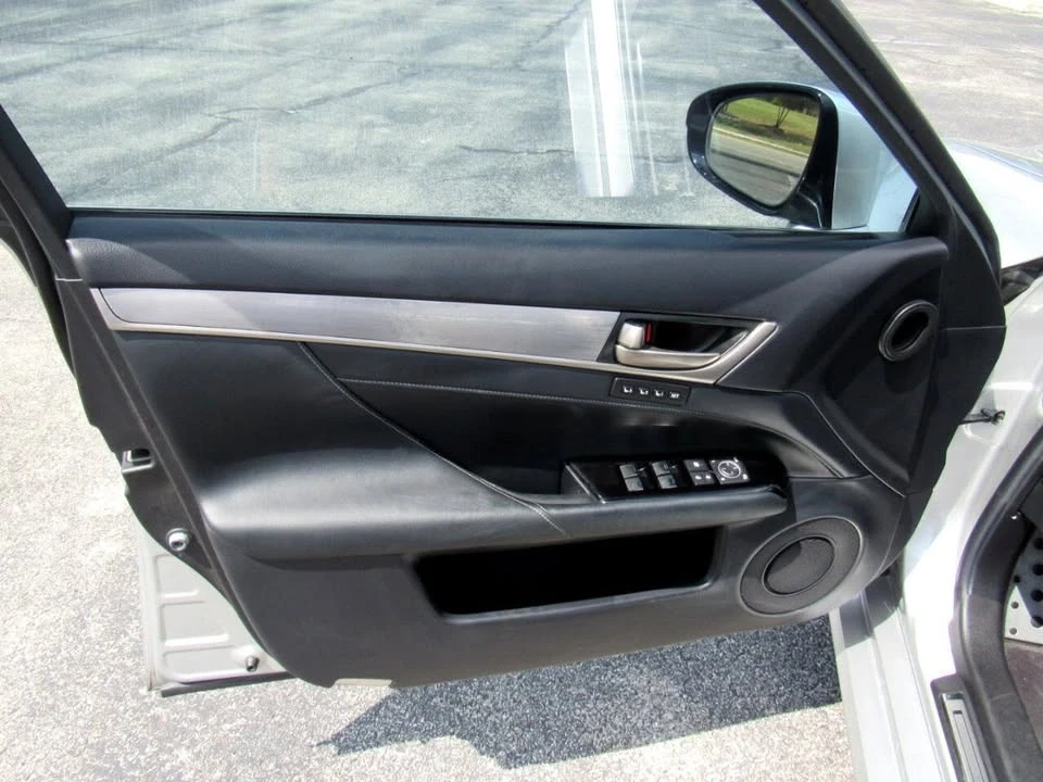 2014 Lexus GS 4th Gen - Image 9 of 19