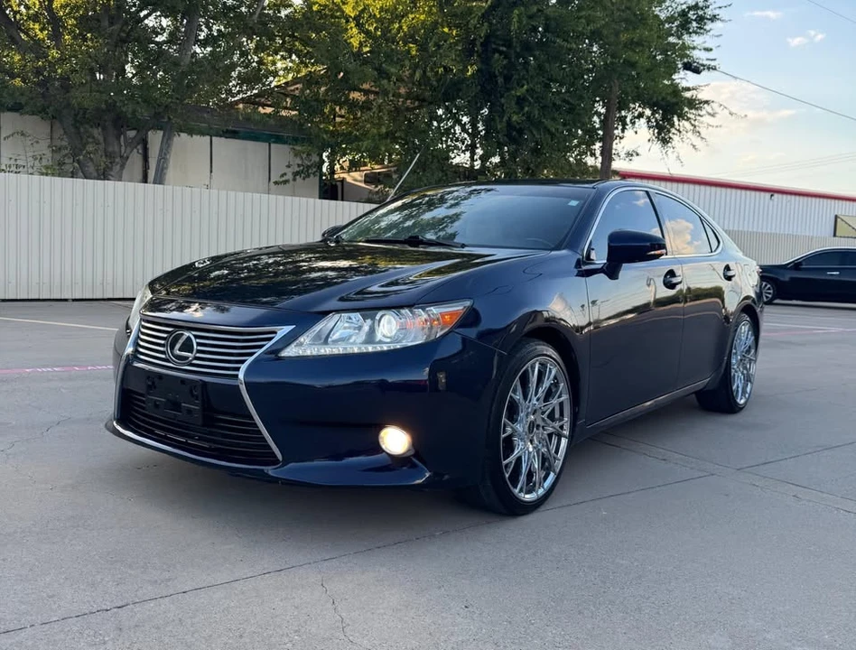 2014 Lexus GS 4th Gen - Image 2 of 7
