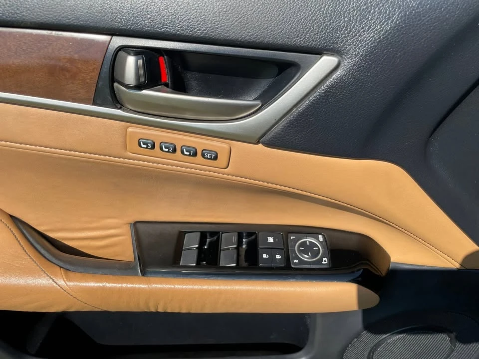 2014 Lexus GS 4th Gen - Image 11 of 20