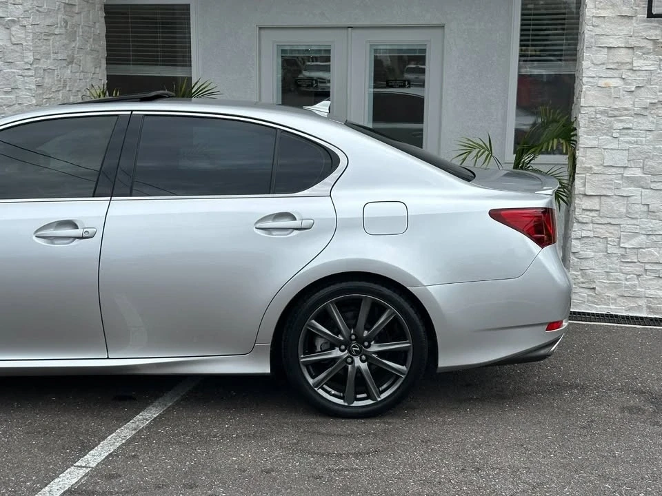 2014 Lexus GS 4th Gen - Image 11 of 20