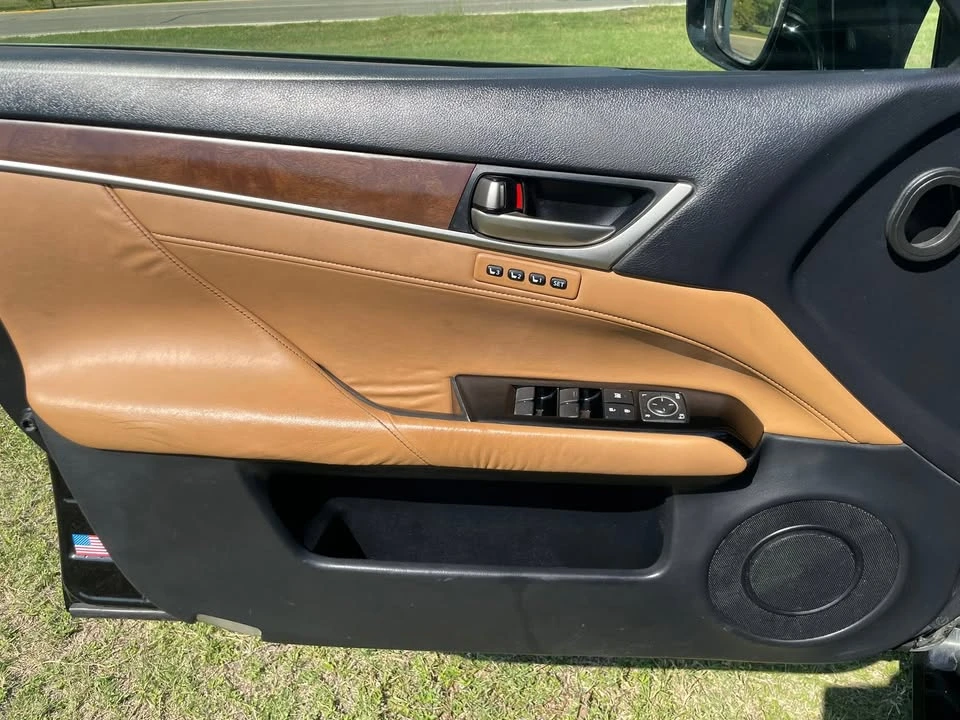 2014 Lexus GS 4th Gen - Image 10 of 20