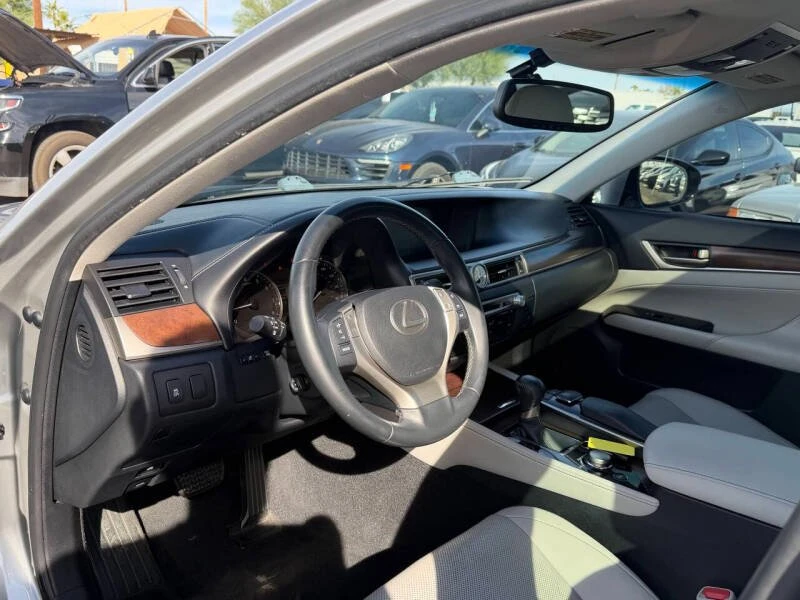 2014 Lexus GS 4th Gen - Image 12 of 18