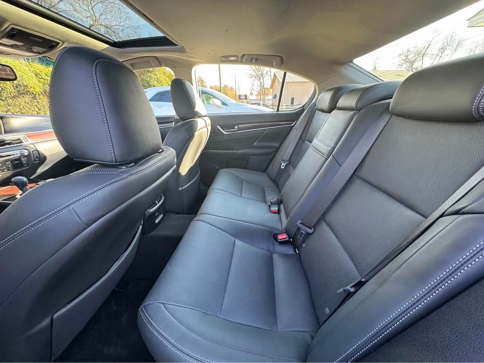2014 Lexus GS 4th Gen - Image 9 of 16
