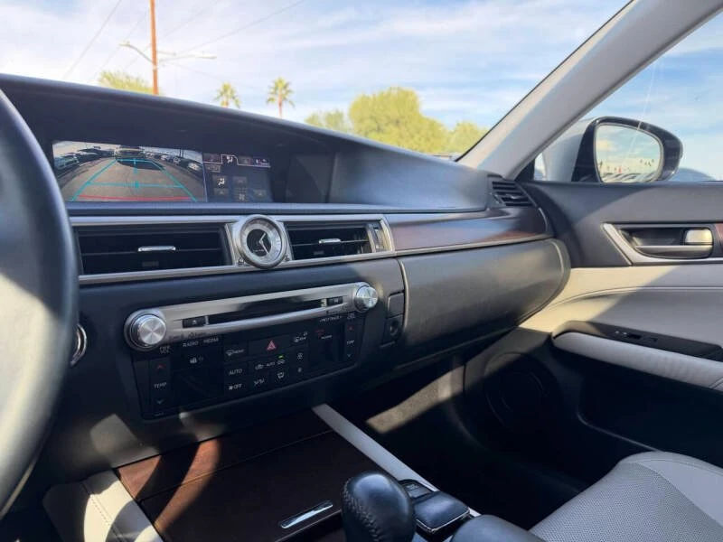 2014 Lexus GS 4th Gen - Image 11 of 18