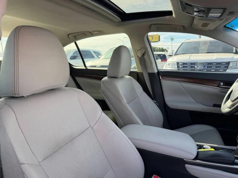 2014 Lexus GS 4th Gen - Image 18 of 18