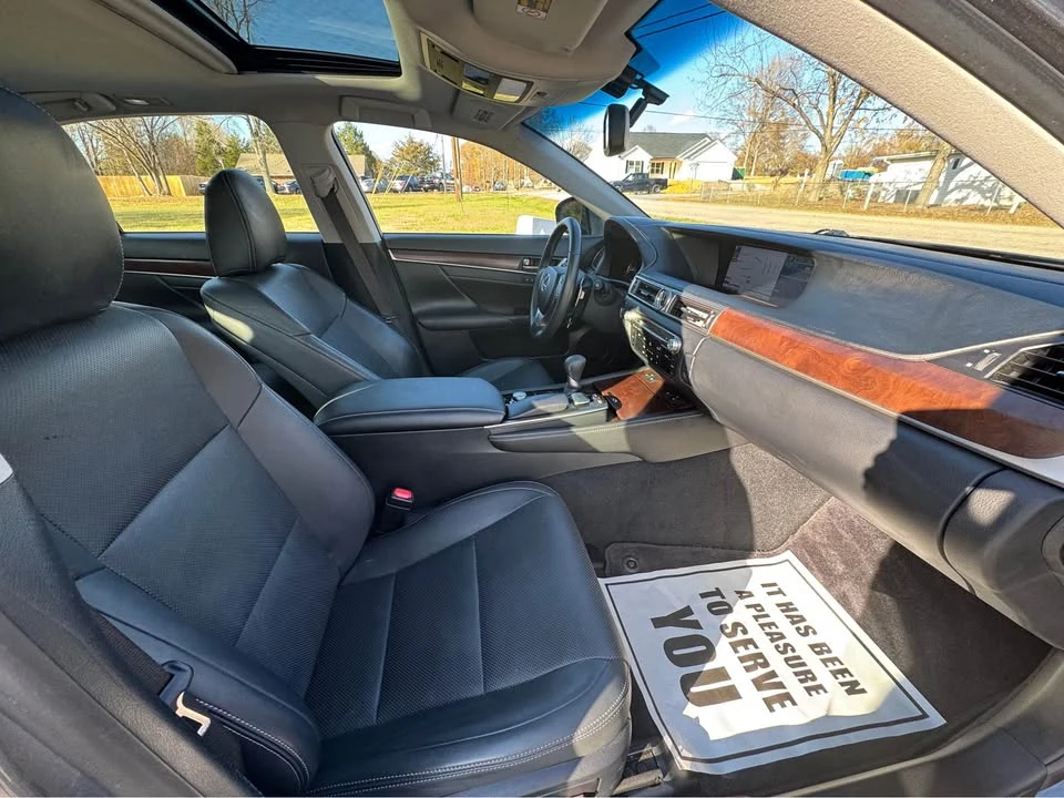 2014 Lexus GS 4th Gen - Image 11 of 16