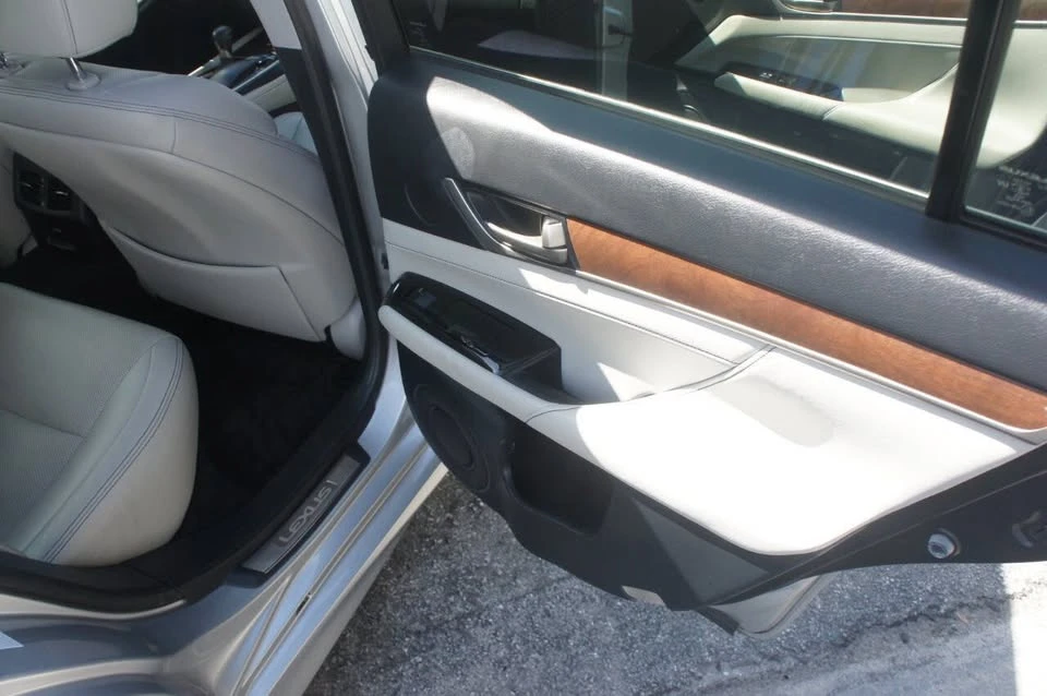 2014 Lexus GS 4th Gen - Image 7 of 19