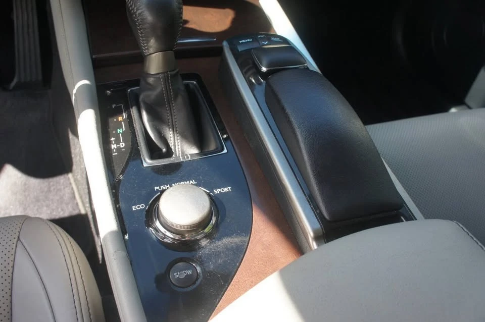 2014 Lexus GS 4th Gen - Image 10 of 19