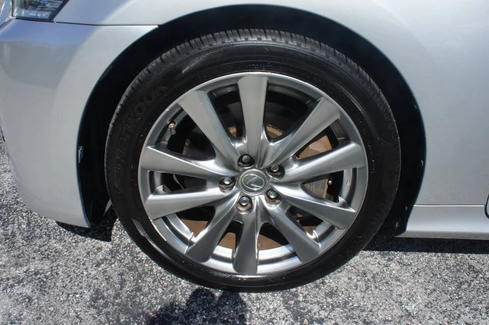 2014 Lexus GS 4th Gen - Image 16 of 19