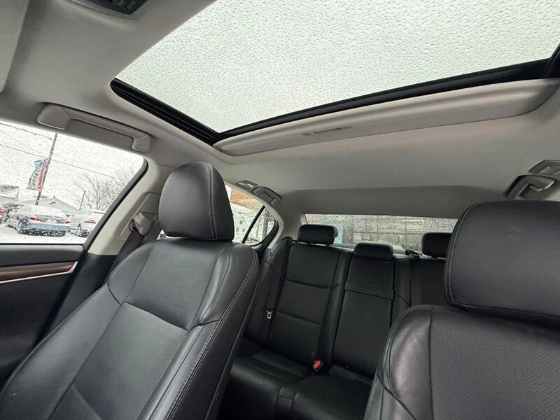 2014 Lexus GS 4th Gen - Image 15 of 15