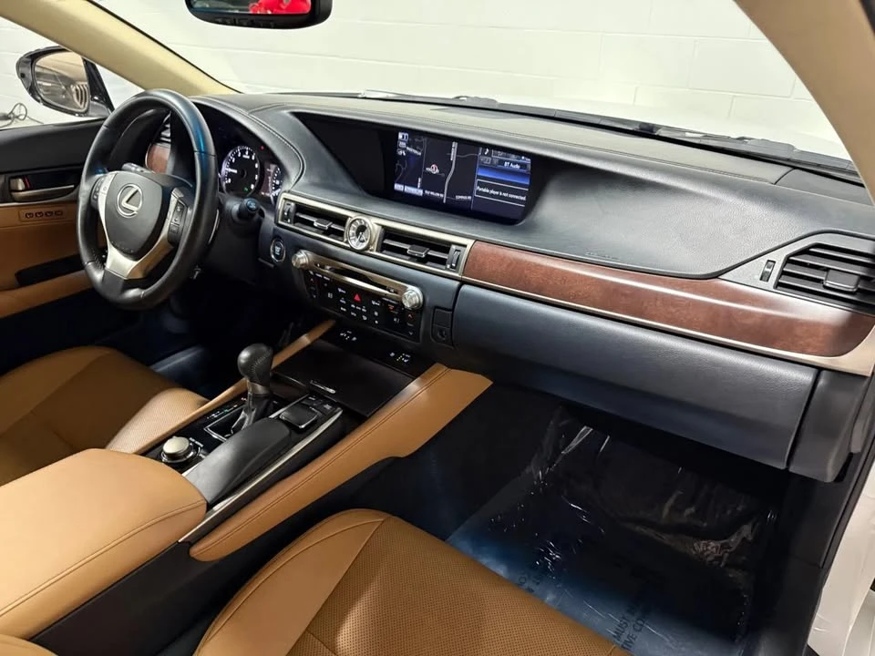 2014 Lexus GS 4th Gen - Image 16 of 19