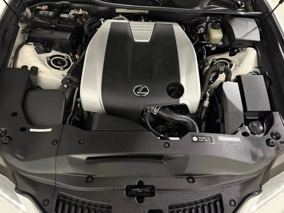 2014 Lexus GS 4th Gen - Image 18 of 19