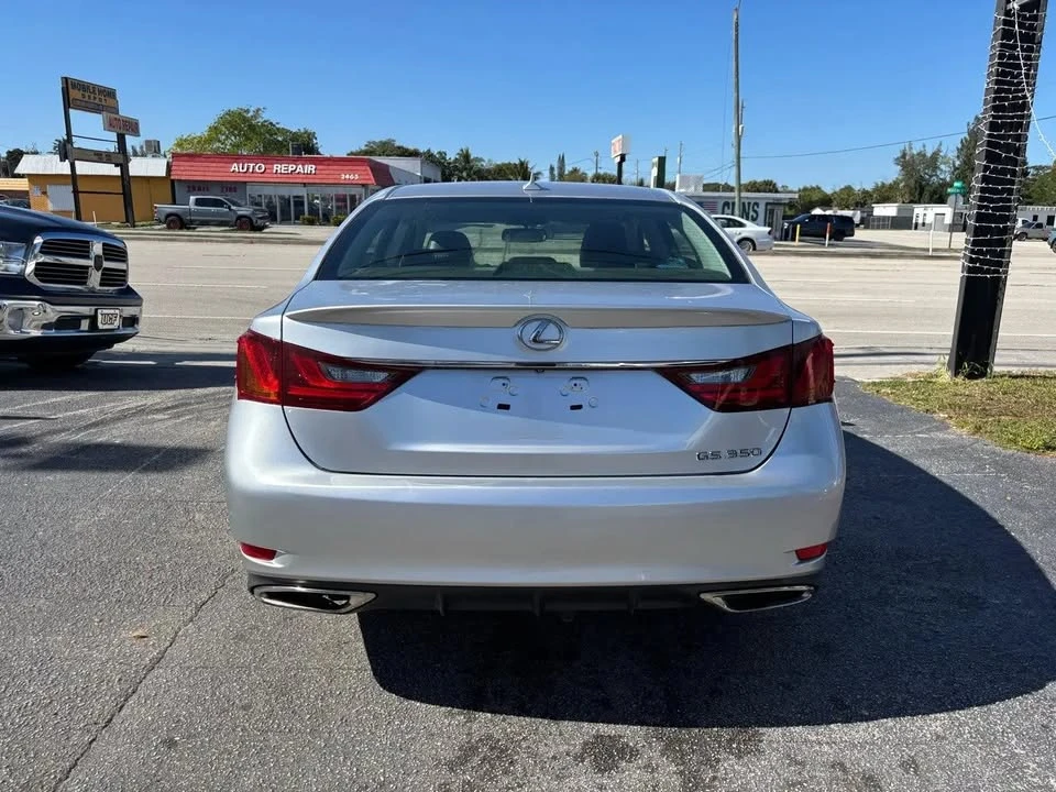 2014 Lexus GS 4th Gen - Image 9 of 10