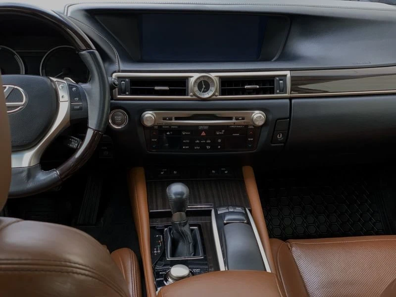2014 Lexus GS 4th Gen - Image 10 of 20