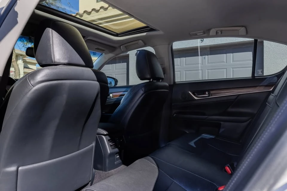 2014 Lexus GS 4th Gen - Image 18 of 20