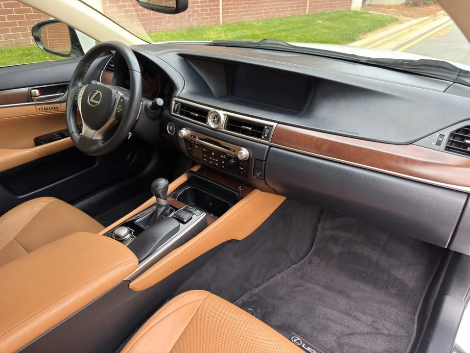 2014 Lexus GS 4th Gen - Image 12 of 19