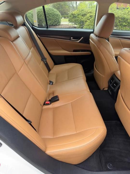 2014 Lexus GS 4th Gen - Image 16 of 19