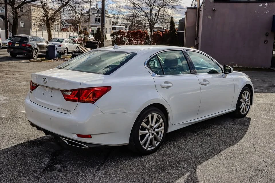 2014 Lexus GS 4th Gen - Image 4 of 13