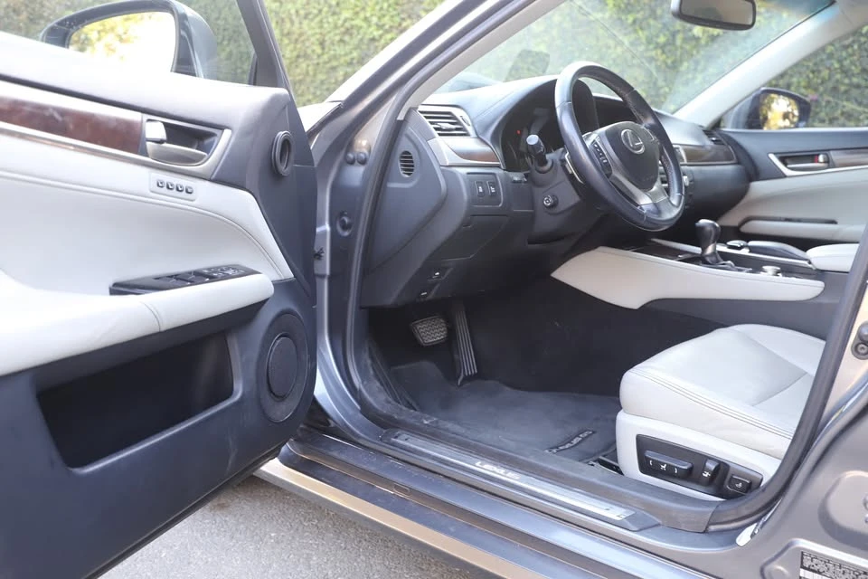 2014 Lexus GS 4th Gen - Image 16 of 20