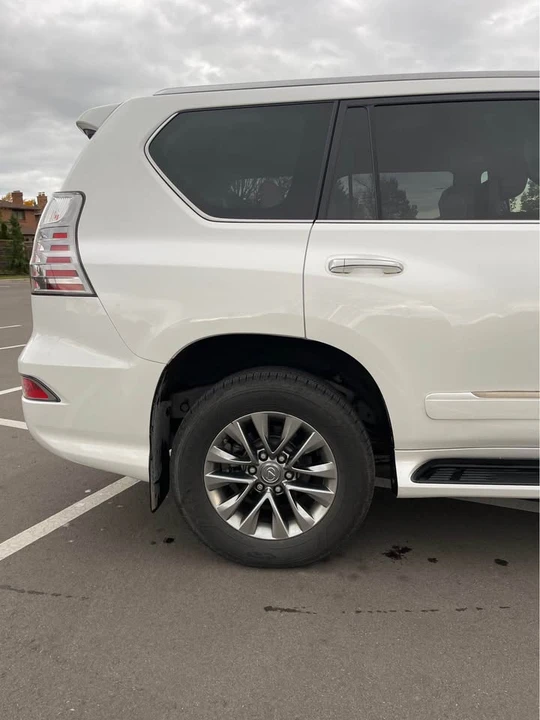 2014 Lexus GX 2nd Gen - Image 4 of 19