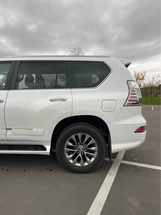 2014 Lexus GX 2nd Gen - Image 16 of 19