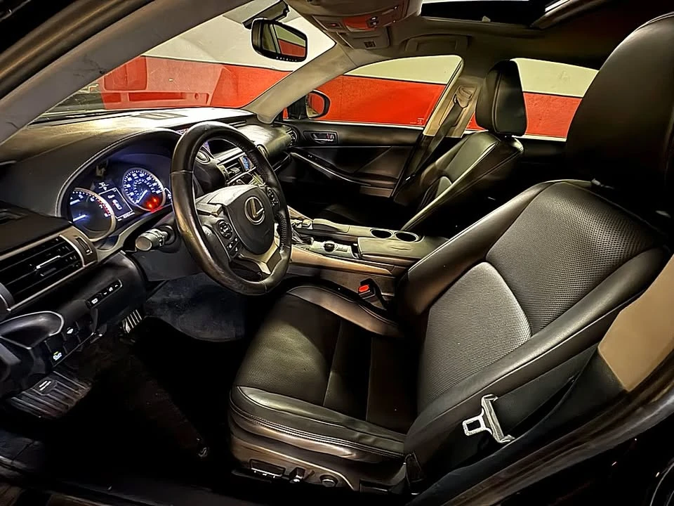 2014 Lexus IS 3rd Gen - Image 11 of 20