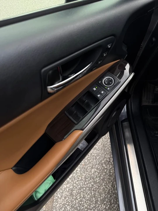 2014 Lexus IS 3rd Gen - Image 17 of 19