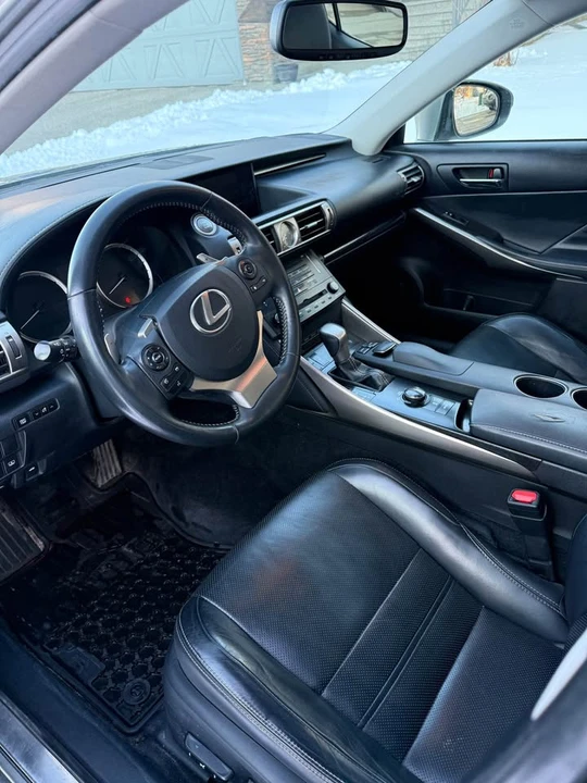 2014 Lexus IS 3rd Gen - Image 5 of 7