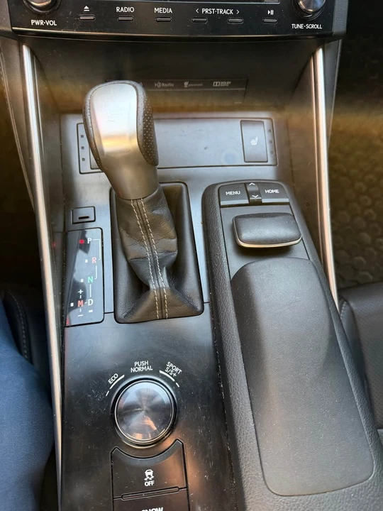 2014 Lexus IS 3rd Gen - Image 14 of 17