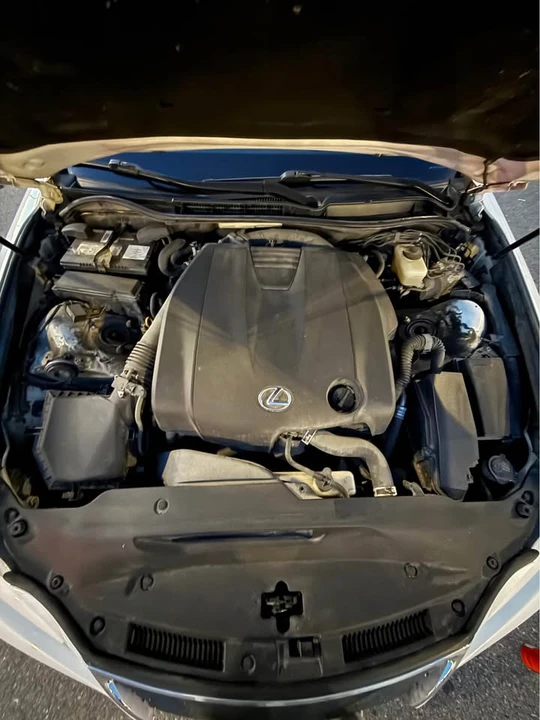 2014 Lexus IS 3rd Gen - Image 9 of 10