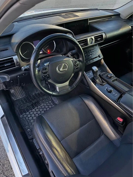 2014 Lexus IS 3rd Gen - Image 6 of 10