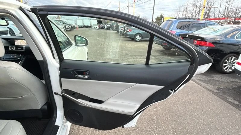 2014 Lexus IS 3rd Gen - Image 15 of 20