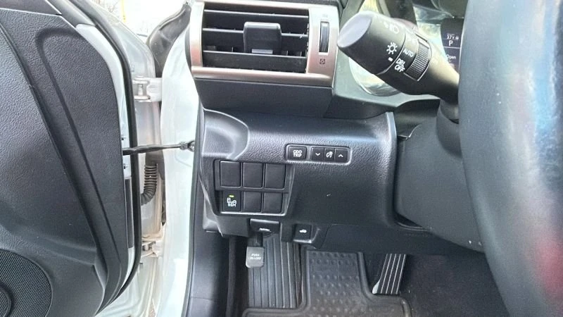 2014 Lexus IS 3rd Gen - Image 19 of 20