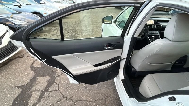 2014 Lexus IS 3rd Gen - Image 11 of 20