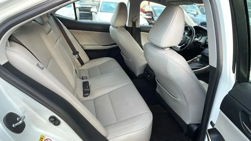 2014 Lexus IS 3rd Gen - Image 16 of 20