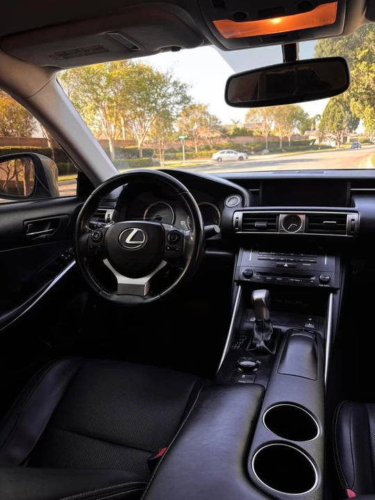 2014 Lexus IS 3rd Gen - Image 5 of 12