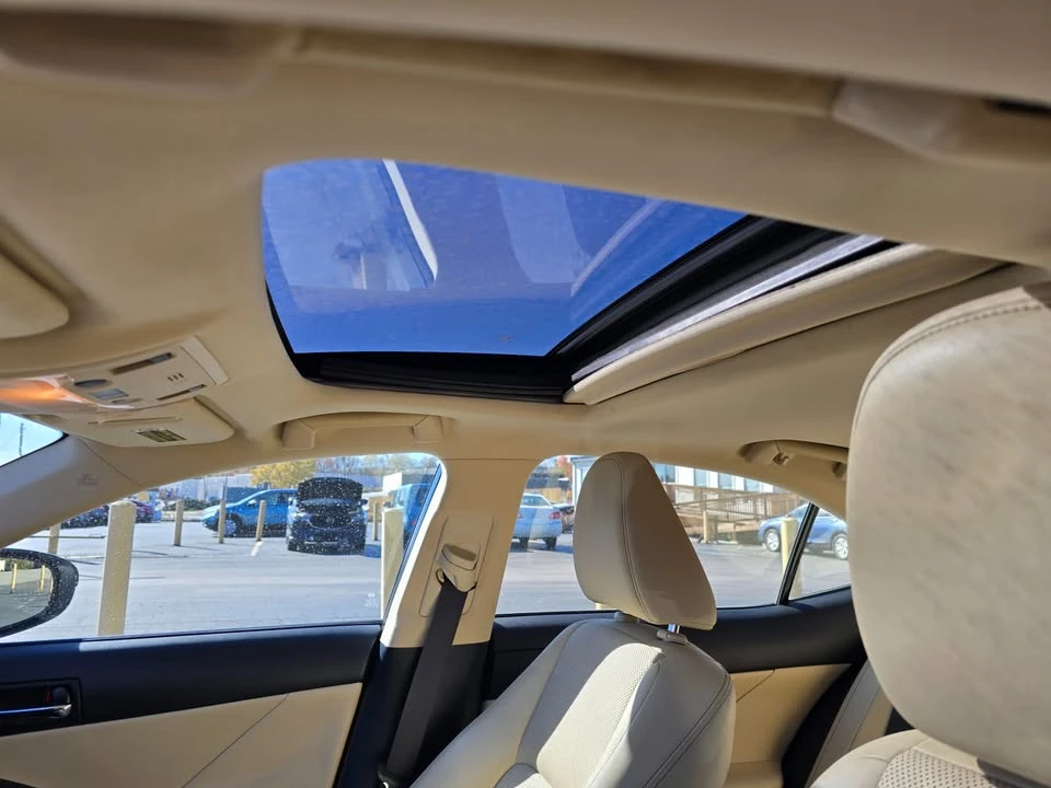 2014 Lexus IS 3rd Gen - Image 18 of 20
