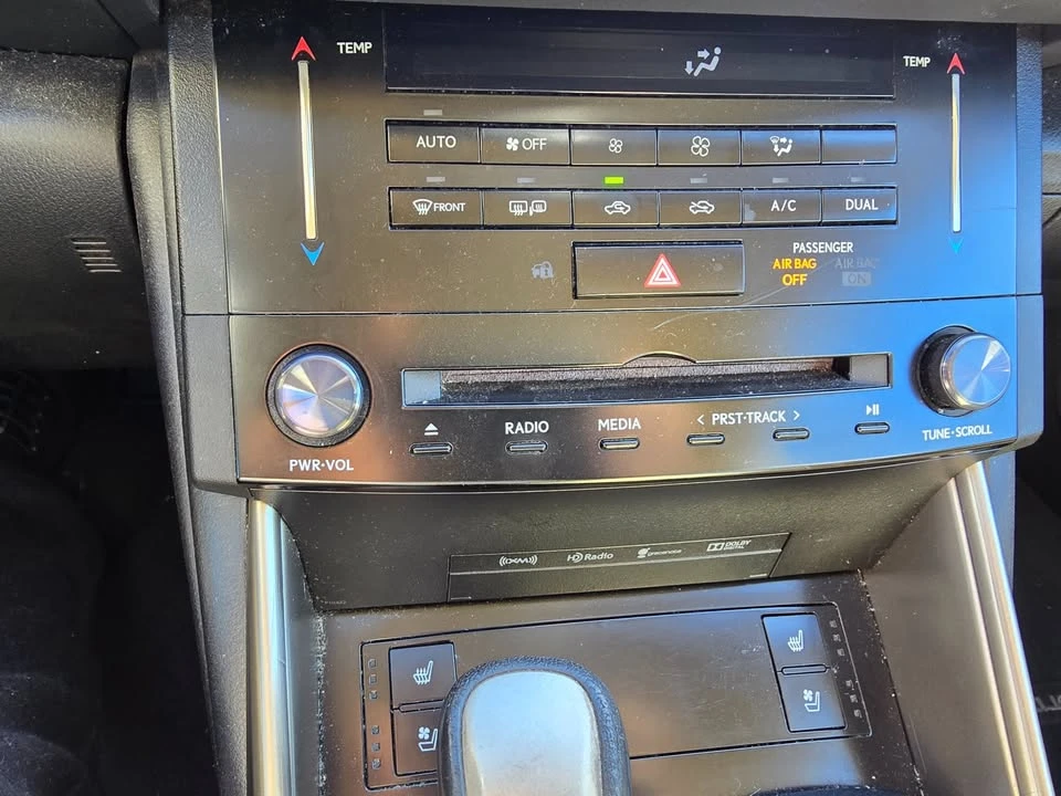 2014 Lexus IS 3rd Gen - Image 16 of 20