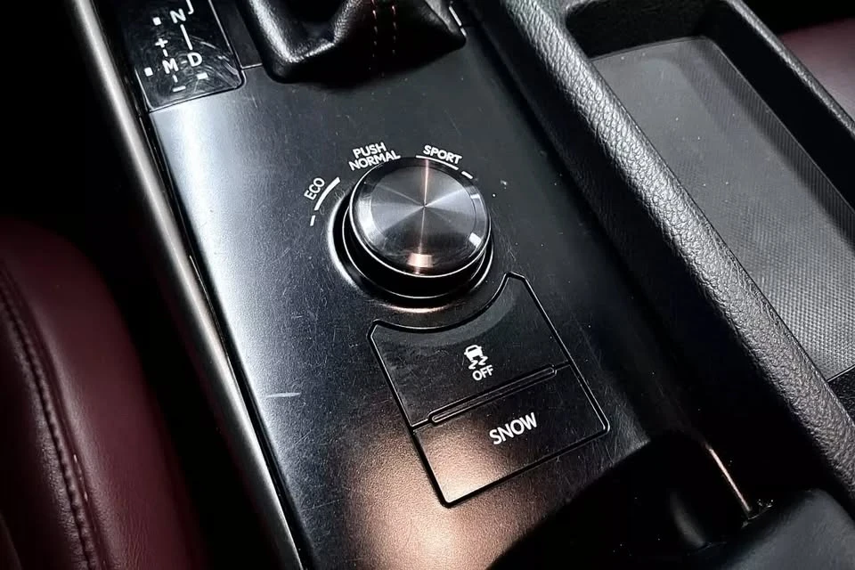 2014 Lexus IS 3rd Gen - Image 19 of 20