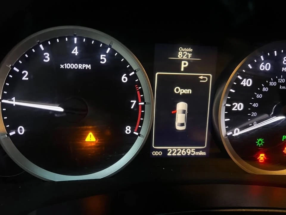 2014 Lexus IS 3rd Gen - Image 12 of 16